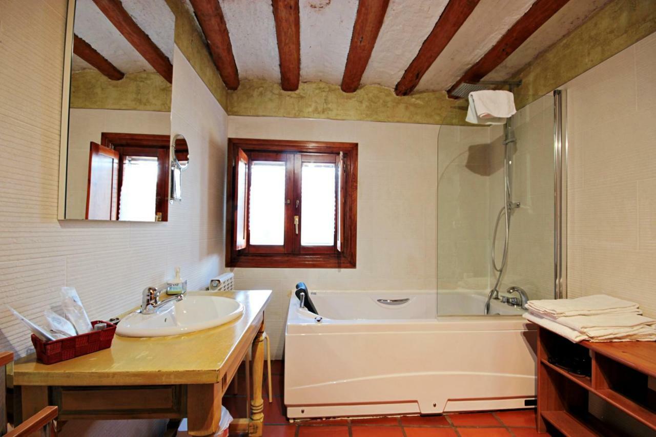Domitila Rooms Clavijo Exterior photo