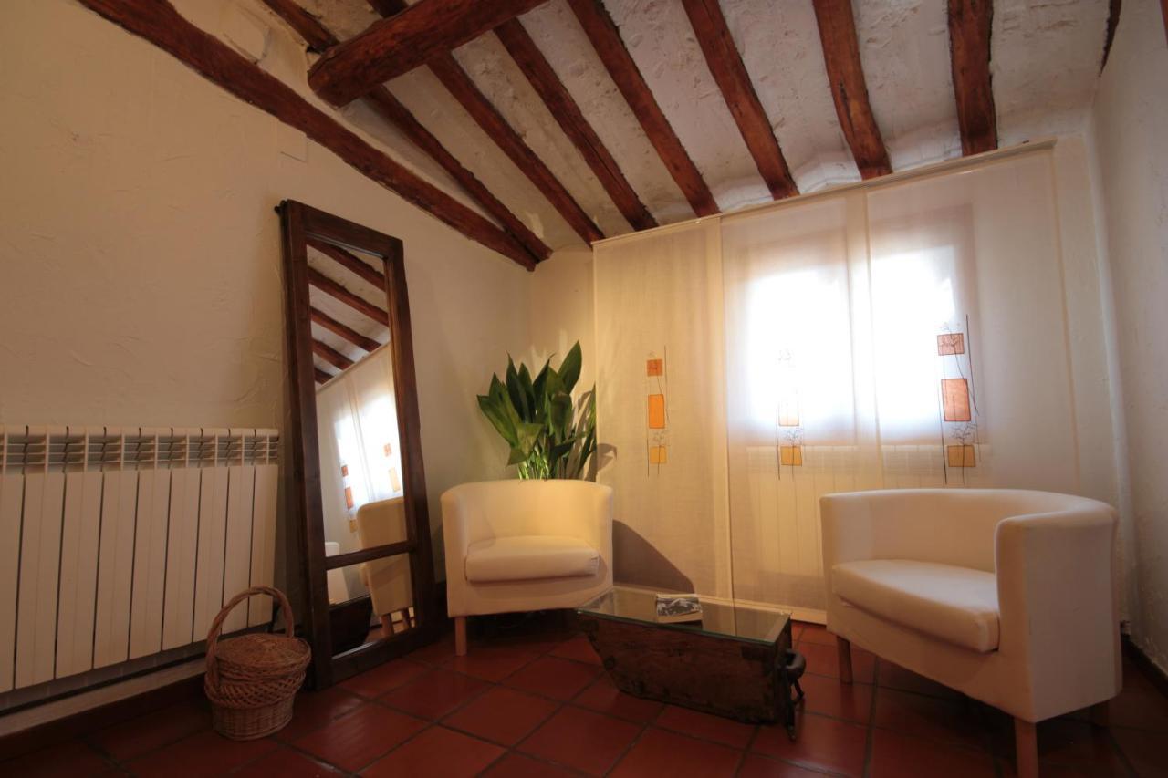 Domitila Rooms Clavijo Exterior photo